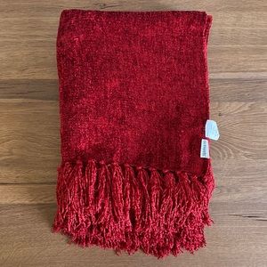 Pier 1 Red Chenille Blanket ASO The Vampire Diaries TVD Elena Gilbert Bedroom